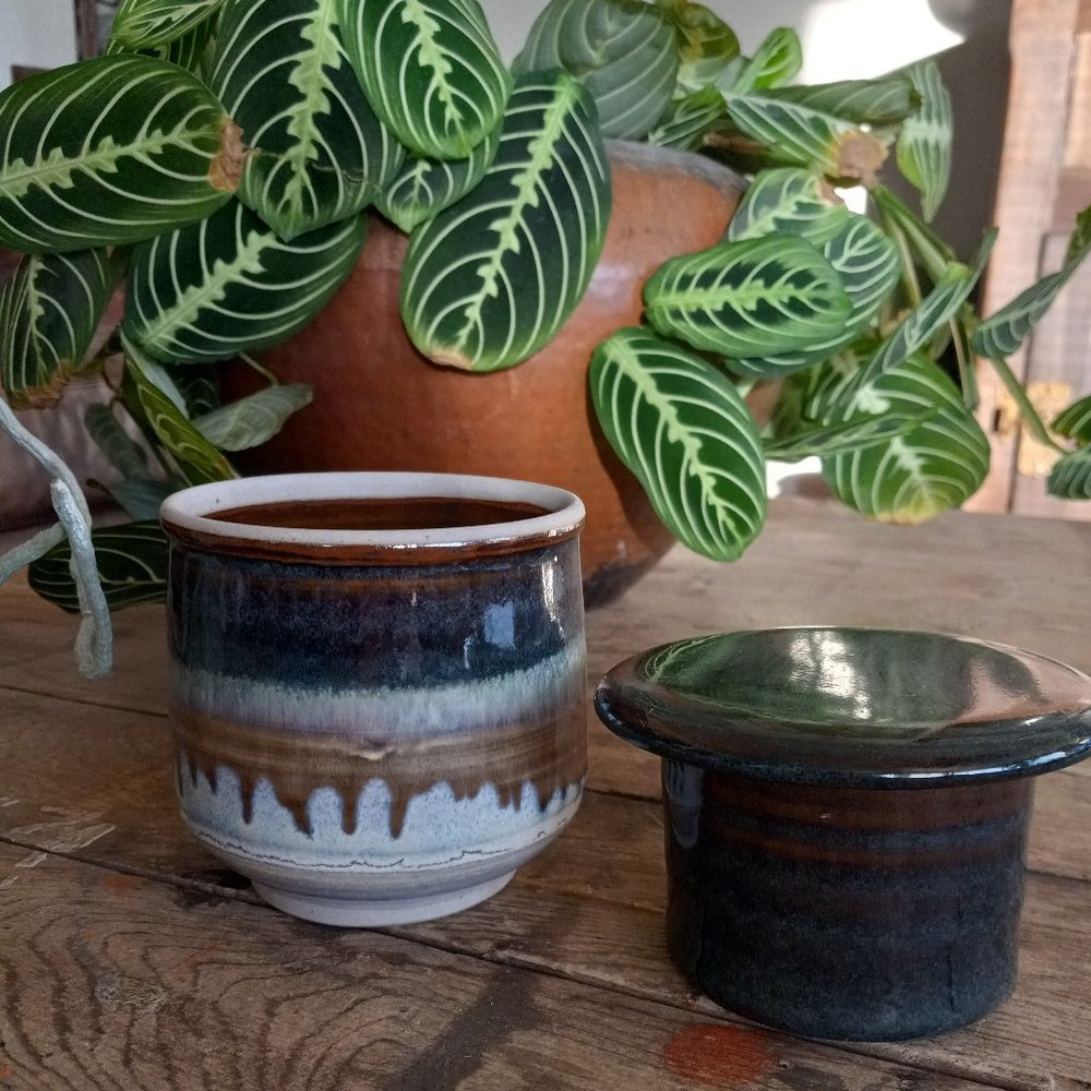 **Gorgeous handcrafted pottery - french butter crock - like new condition**